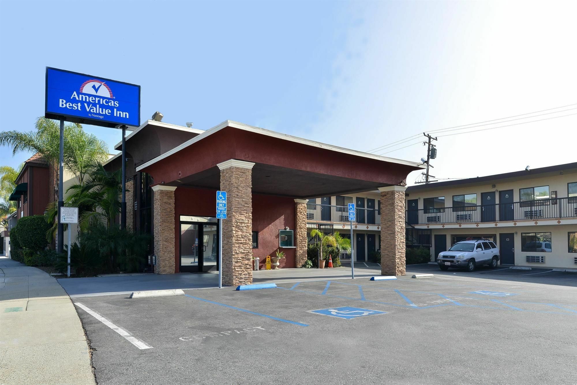 Americas Best Value Inn Pasadena Exterior photo